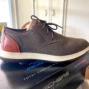 Skechers mens size 7